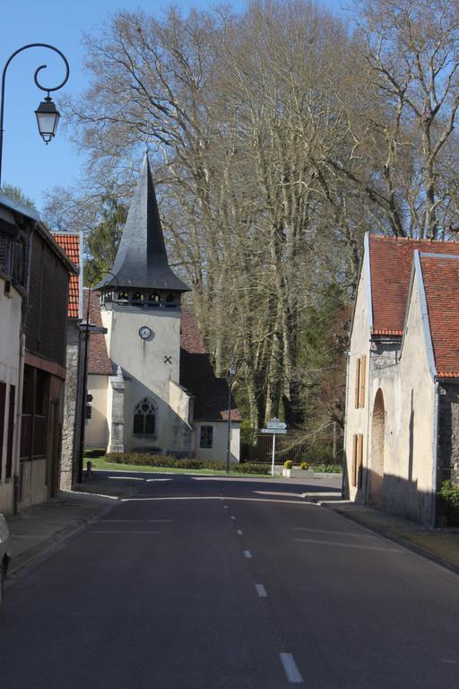 Charmante Maison Pierres 1768 Polisy Exteriör bild
